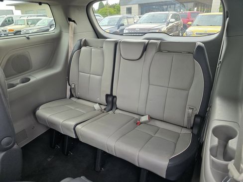 Used 2018 Kia Sedona SX image 10