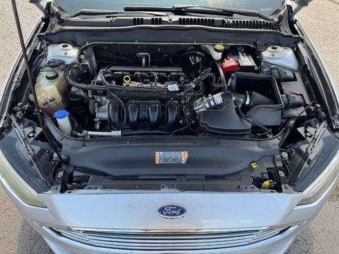 Used 2018 Ford Fusion SE FWD image 22