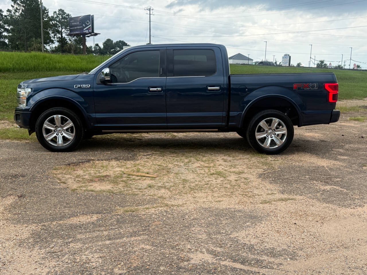 Used 2020 Ford F150 Platinum w/ Equipment Group 701A Luxury AWD/4WD image 2