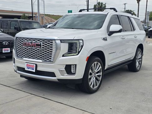 Used 2024 GMC Yukon Denali w/ Denali Reserve Package RWD image 10