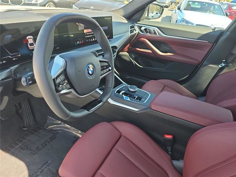 Used 2025 BMW i4 eDrive40 image 17