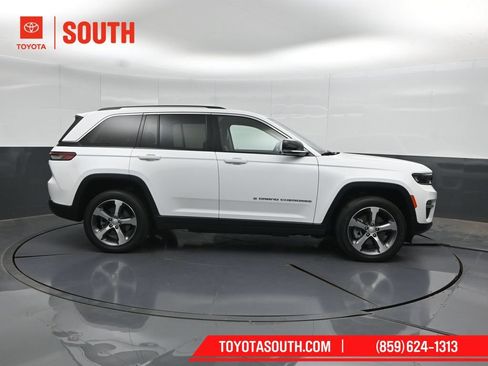 Used 2022 Jeep Grand Cherokee Limited 4xe AWD/4WD image 3