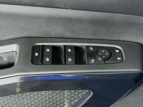 Used 2024 Nissan Pathfinder SV FWD image 24