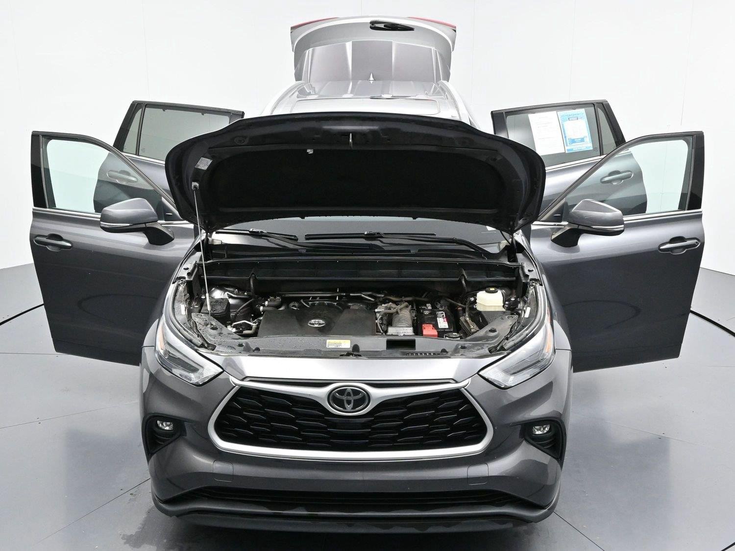 Used 2022 Toyota Highlander XLE FWD image 51