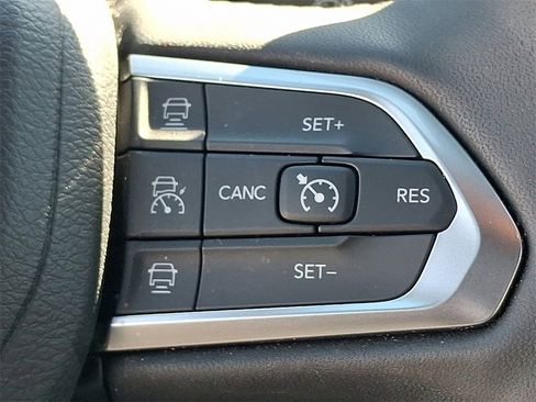 Used 2023 Jeep Compass Limited image 22