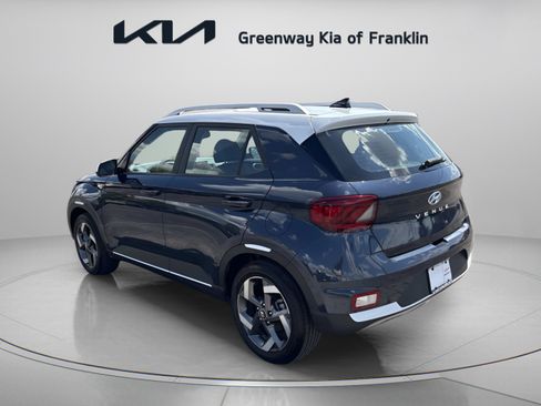 Used 2020 Hyundai Venue FWD image 5