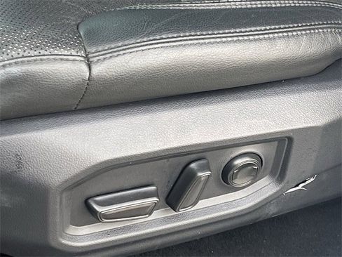 Used 2023 Toyota Tundra Limited image 28