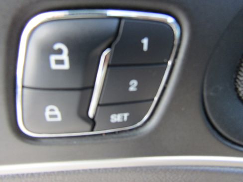 Used 2018 Lincoln MKZ Reserve w/ Climate Package image 19