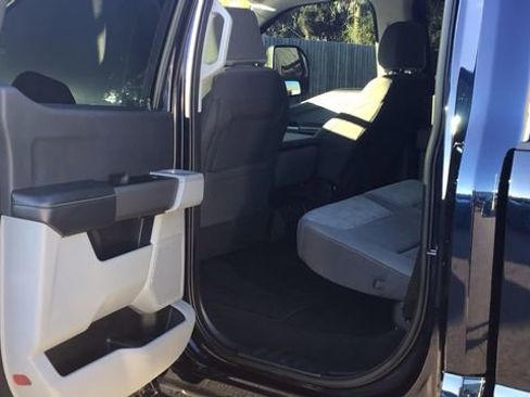 Used 2025 Ford F250 XLT image 10