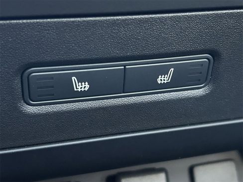 Used 2024 Land Rover Defender 110 S image 21