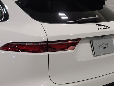 New 2026 Jaguar F-PACE R-Dynamic S image 17