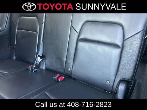 Used 2025 Nissan Pathfinder SL FWD image 19