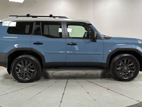 Certified 2025 Toyota Land Cruiser image 6