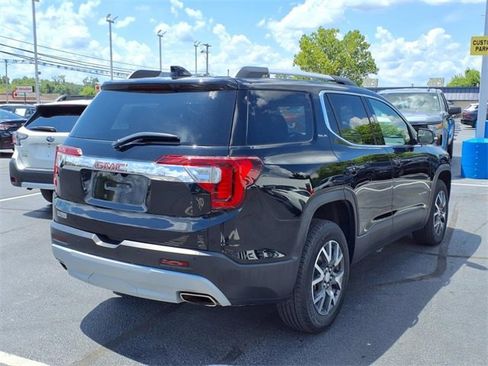 Used 2023 GMC Acadia SLE w/ Driver Convenience Package image 3