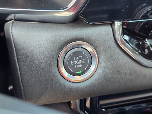 New 2025 GMC Canyon Elevation w/ Convenience Package image 31