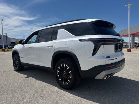 Used 2025 Chevrolet Traverse Z71 w/ Enhanced Driving Package AWD/4WD image 4