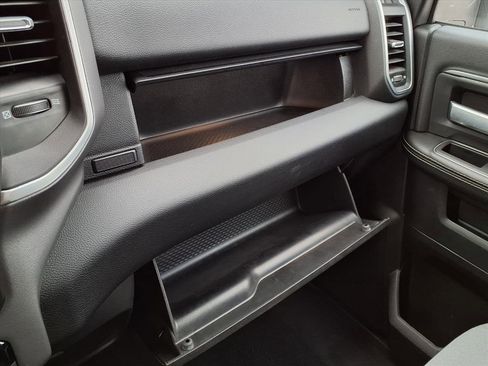 Used 2024 RAM 2500 Big Horn w/ Bed Utility Group image 11