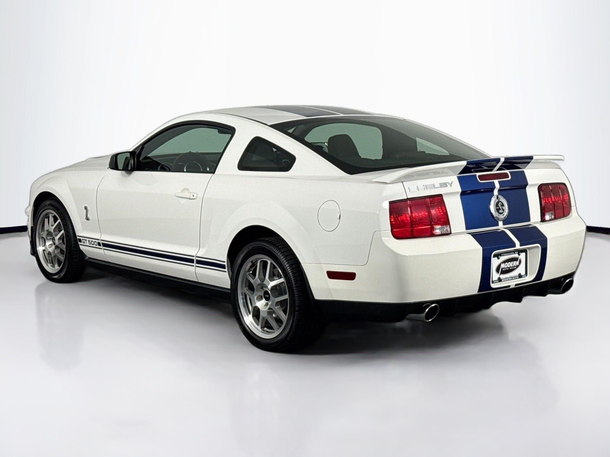Used 2007 Ford Mustang Shelby GT500 RWD image 12
