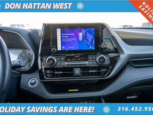 Used 2024 Toyota Highlander XLE image 8