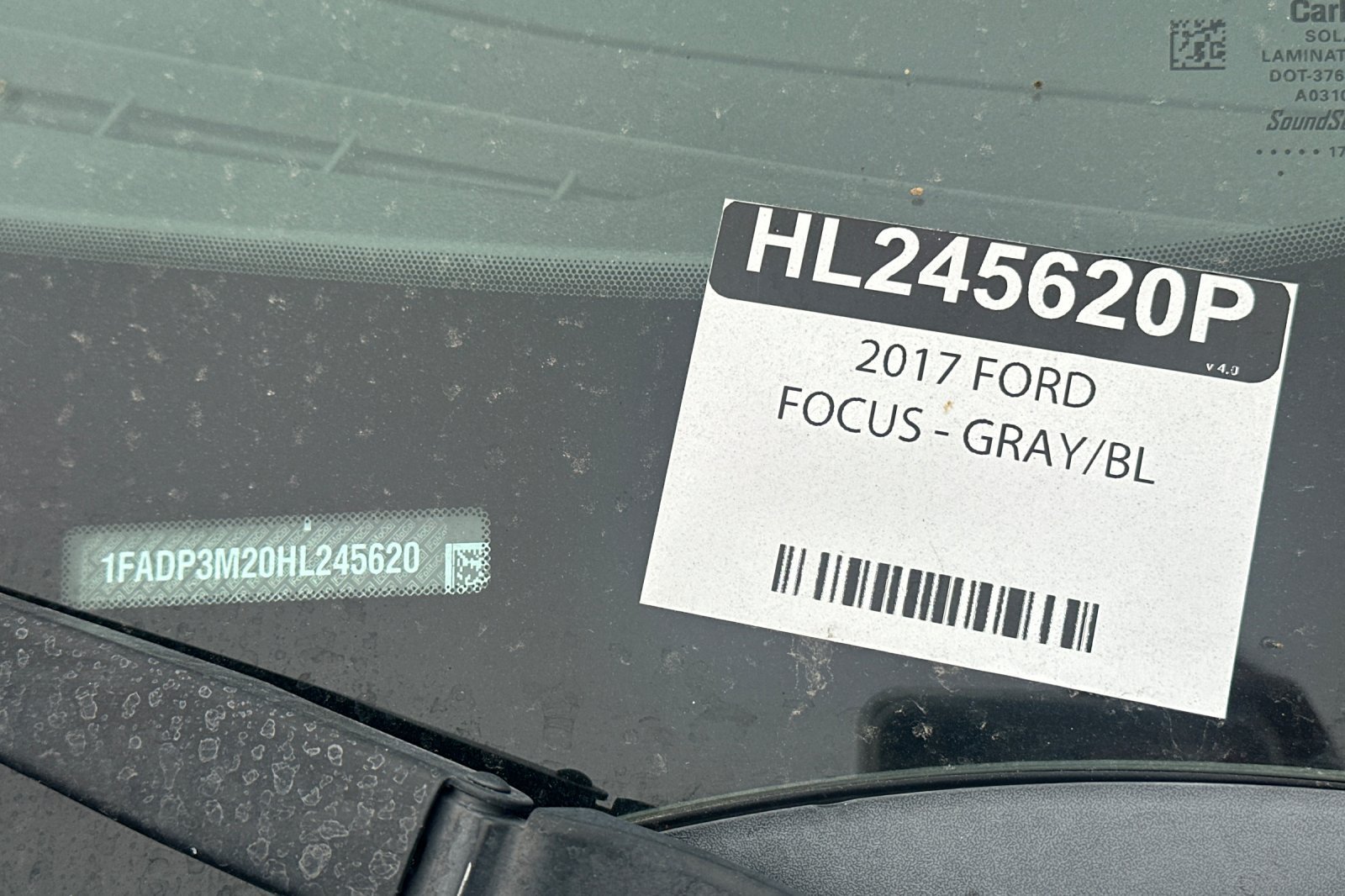 Used 2017 Ford Focus SEL FWD image 2