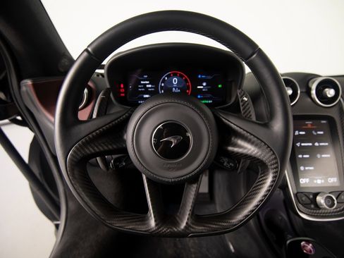 New 2025 McLaren GTS image 14