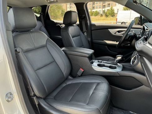 Used 2022 Chevrolet Blazer LT w/ Sound & Technology Package FWD image 34
