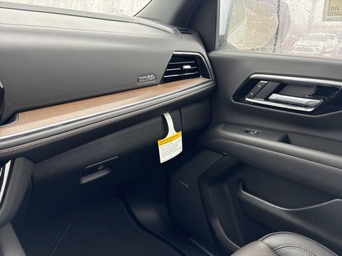 New 2026 Chevrolet Suburban High Country AWD/4WD image 26