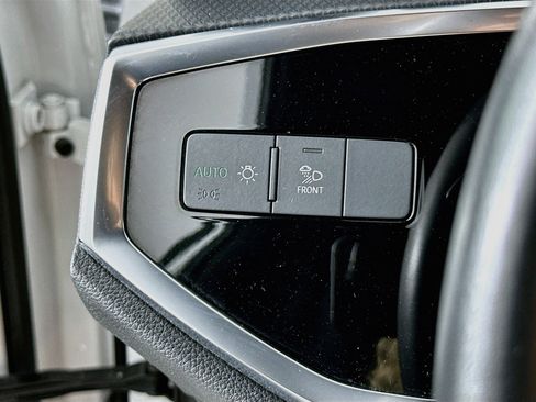 Used 2025 Audi Q3 2.0T Premium AWD/4WD image 17