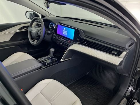 Used 2026 Toyota Camry XLE image 23