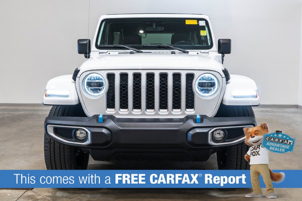 Used 2022 Jeep Wrangler Unlimited Sahara w/ Cold Weather Group AWD/4WD image 2