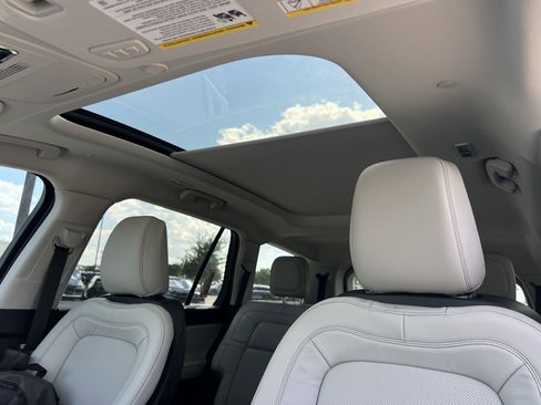 New 2025 Lincoln Aviator Reserve image 25