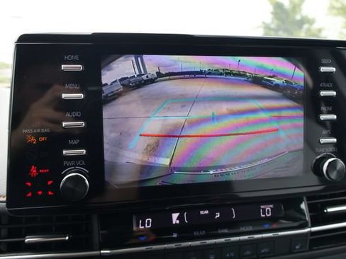 Used 2024 Toyota Sienna XSE FWD image 19