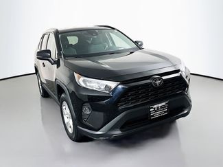 Used 2021 Toyota RAV4 XLE FWD video 1