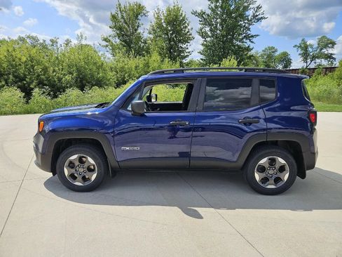 Used 2017 Jeep Renegade Sport w/ Power & Air Group AWD/4WD image 9