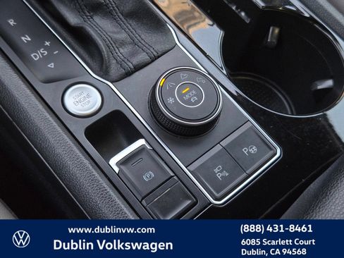 Used 2020 Volkswagen Atlas Cross Sport SEL Premium AWD/4WD image 19