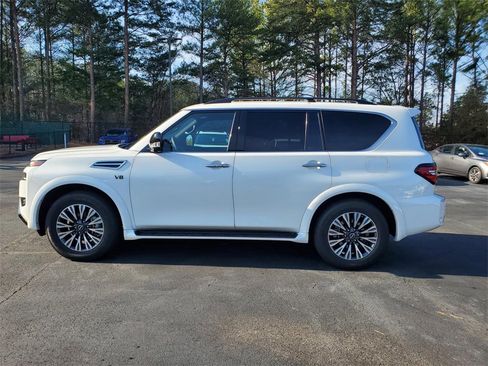 Certified 2022 Nissan Armada SL w/ Midnight Edition Package image 10