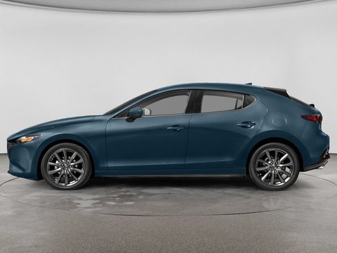 Used 2019 MAZDA MAZDA3 Hatchback w/ Preferred Package FWD image 3