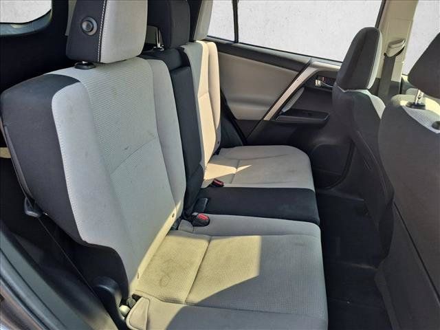 Used 2018 Toyota RAV4 XLE FWD image 19