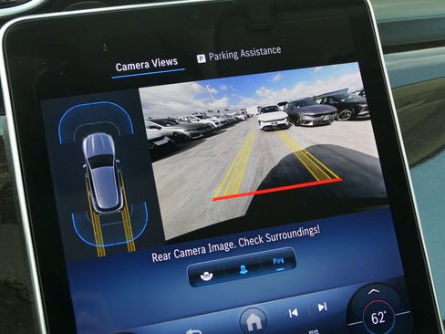 Used 2025 Mercedes-Benz GLC 350e 4MATIC image 22