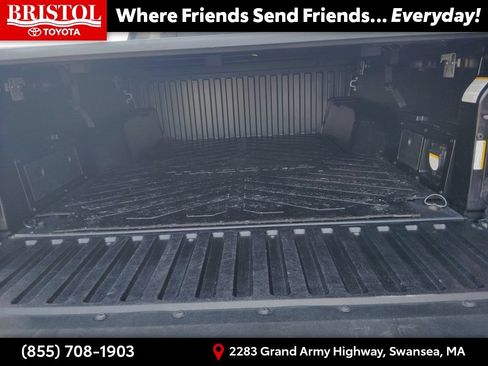 Used 2018 Toyota Tacoma TRD Off-Road w/ Technology Package AWD/4WD image 30