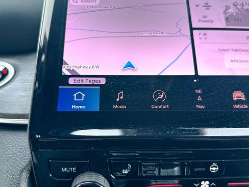 Used 2025 Jeep Grand Cherokee L Limited image 34