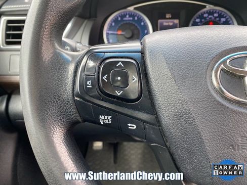 Used 2016 Toyota Camry LE image 19