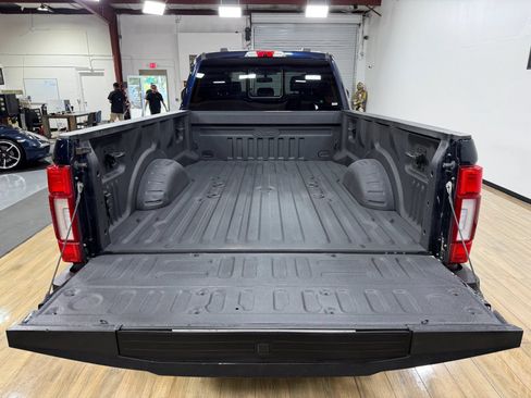 Used 2022 Ford F350 Lariat w/ Black Appearance Package AWD/4WD image 7