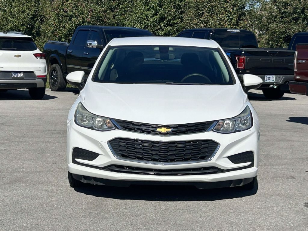 Used 2018 Chevrolet Cruze LS FWD image 2