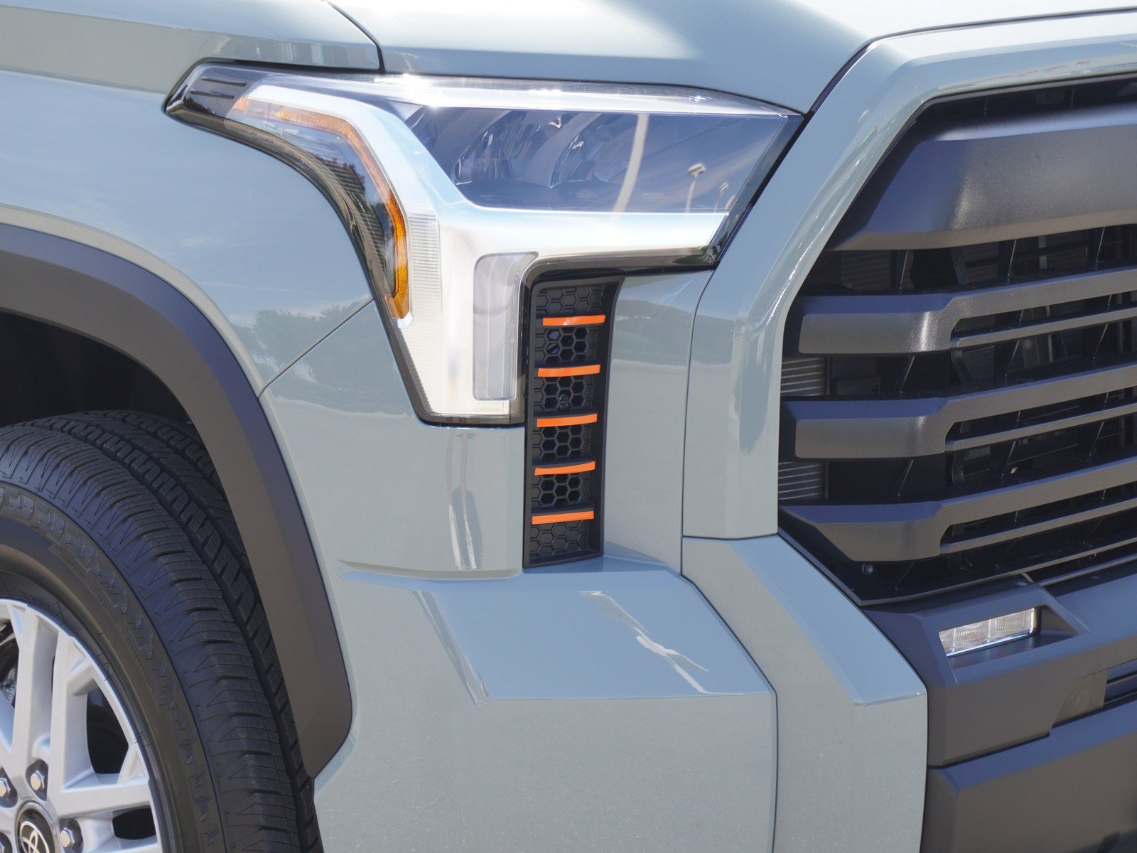Used 2026 Toyota Tundra SR5 AWD/4WD image 3