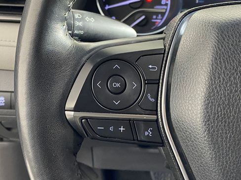 Used 2020 Toyota Camry XLE image 17