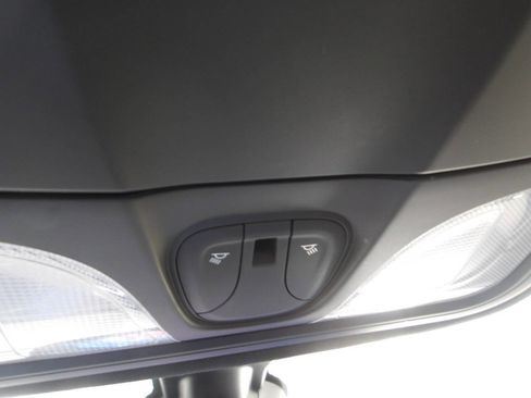 Used 2015 Chrysler 200 S image 18