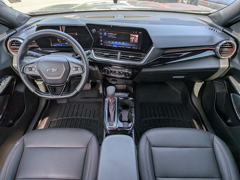 Used 2025 Chevrolet Trax RS w/ Driver Confidence Package FWD image 14