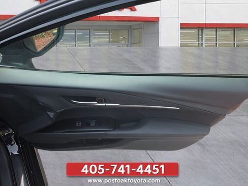 Used 2025 Toyota Camry LE FWD image 30