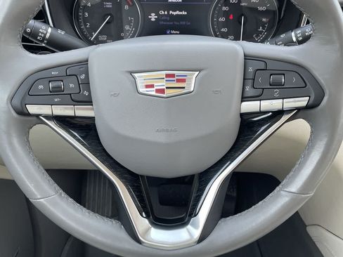 Used 2023 Cadillac XT6 Premium Luxury w/ Technology Package AWD/4WD image 10